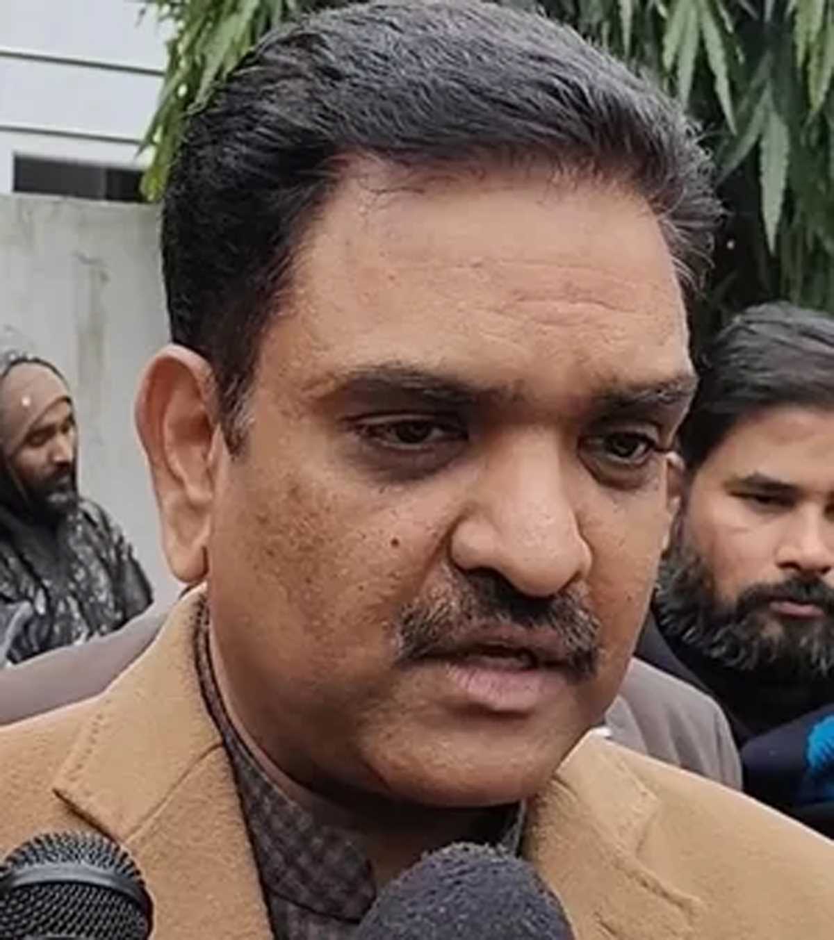 असीम अरुण ने सपा को घेरा, कहा- उनके समय में 18 लोग मारे गए थे